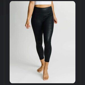 NWT Zyia Black Distressed Bleeker Street Leggings 7/8 Leg 24" Size 16-18